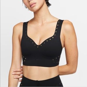 ✔️ NWT✔️ NIKE high support studded sports bra